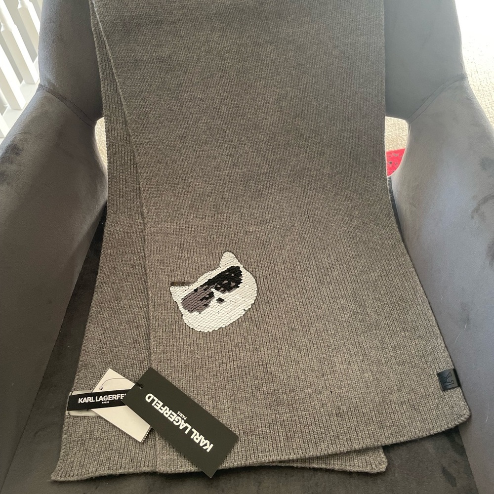 Karl Lagerfeld OVERSIZED scarf🧣